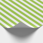 Lime Green en White Stripes Pattern Cadeaupapier (Hoek)