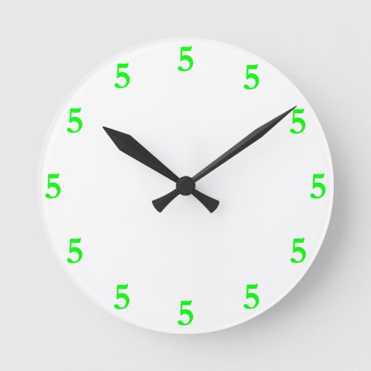 Lime Green Five oClock ergens op White Ronde Klok (Voorkant)