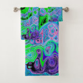 Lime Green Groovy Abstract Retro Liquid Swirl Bad Handdoek (Insitu)
