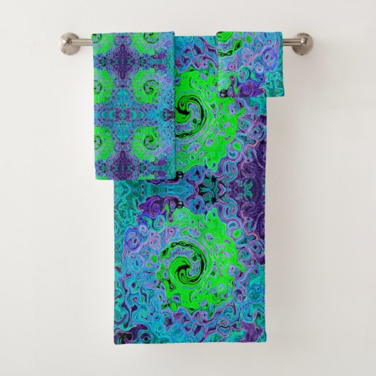 Lime Green Groovy Abstract Retro Liquid Swirl Bad Handdoek (Insitu)