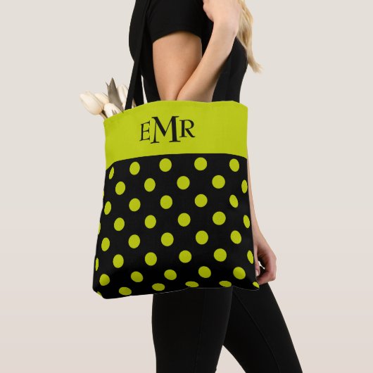 Lime Green Polka Dots op zwart monogram Tote Bag (Dichtbij)