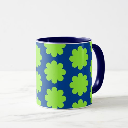 Lime Green Retro Flower Art op Blue Mok Cup (Voorkant rechts)