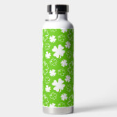 LIME GREEN WITH WHITE IRISH SHAMROCKS WATERFLES (Rechts)