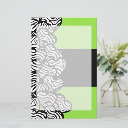 Lime groen zwart wit zebra patroon hart naam briefpapier (Staand voorkant)
