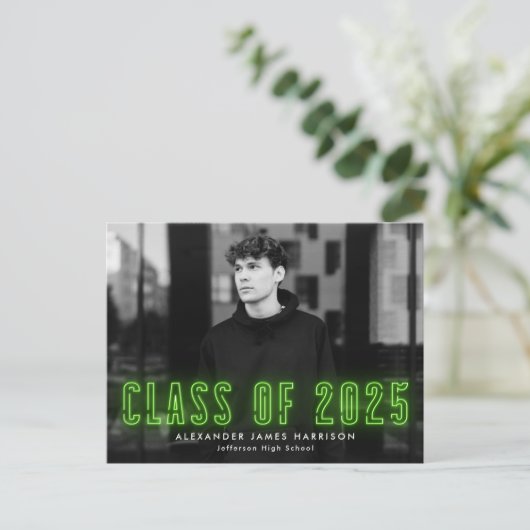 Lime Neon Class of 2023 Photo Graduation Party Uitnodiging Briefkaart (Staand voorkant)