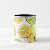 Lime Slices Mug: Zesty Citrus Kitchen Decor Tweekleurige Koffiemok (Center)