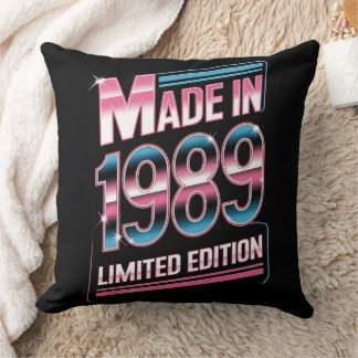 Limited Edition Retro 1989 Throw Pillow Kussen