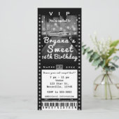 Limo in de stad Black & White Party Ticket uitnodi Kaart (Staand voorkant)