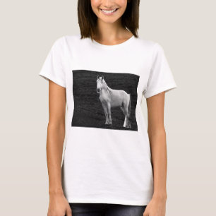 LIN10BW Stance.tif T-shirt