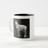 LIN10BW Stance.tif Tweekleurige Koffiemok (Voorkant links)