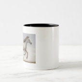 LIN16 Tegen de wind.tif Tweekleurige Koffiemok (Center)