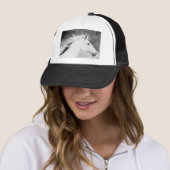 LIN26BW-mane in de Wind.tif Trucker Pet (In situ)