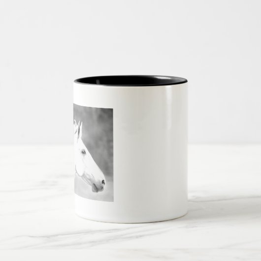 LIN26BW-mane in de Wind.tif Tweekleurige Koffiemok (Center)