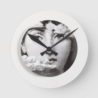 Lina Cavalieri Ronde Klok