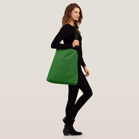 Lincoln groene vaste platte kleur crossbody tas (Op model)