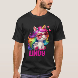 Lindy gepersonaliseerde naam kleurrijke eenhoorn v t-shirt