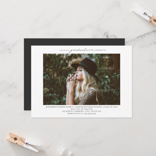 Line Art Photo Graduation Party Kaart (Voorkant / Achterkant in situ)