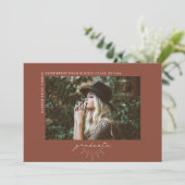 Line Art Terracotta Afstuderen Horizontale Foto Aankondiging (Staand voorkant)