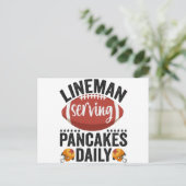 Lineman Serving Pancakes Daily Funny Football Gift Briefkaart (Staand voorkant)