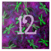 Linggroene libellen op Hot Pink en Paarse Tegel Tegeltje (Voorkant)