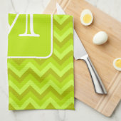 Linggroene zigags met aangepast monogram. theedoek (Quarter Fold)