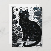 Linocut van een zwarte kat tussen de bloemen briefkaart (Voorkant / Achterkant)