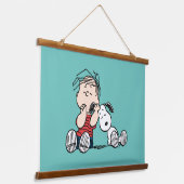 Linus vergeleken met Snoopy's oor Hangend Wandkleed (Gebogen)