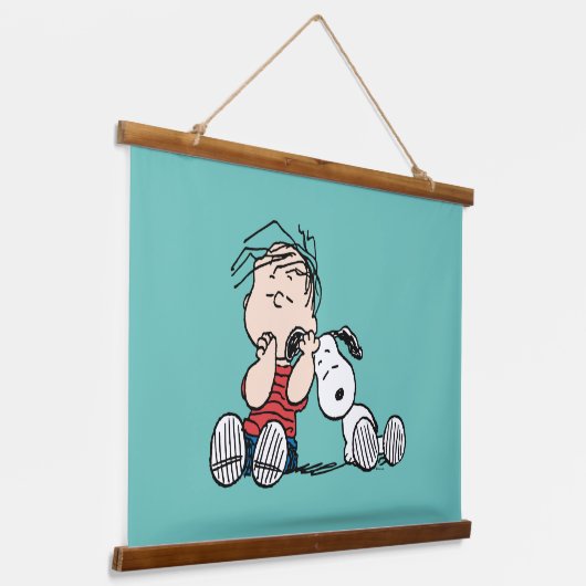 Linus vergeleken met Snoopy's oor Hangend Wandkleed (Gebogen)