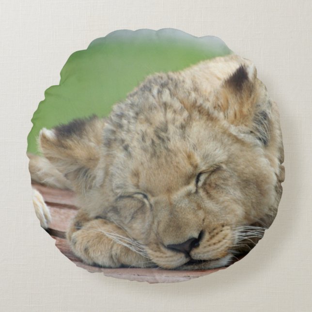 Lion 014 rond kussen (Voorkant)