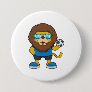 Lion als Voetbalspeler met Voetbal Ronde Button 7,6 Cm