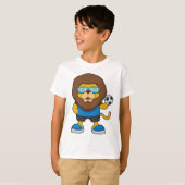 Lion als Voetbalspeler met Voetbal T-shirt (Voorkant volledig)