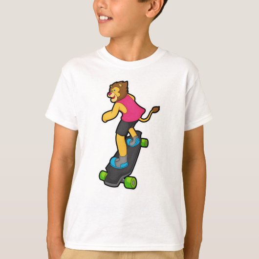 Lion as Skateboarder with Skateboard T-shirt (Voorkant)