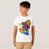 Lion as Snowboarder with Snowboard T-shirt (Voorkant volledig)
