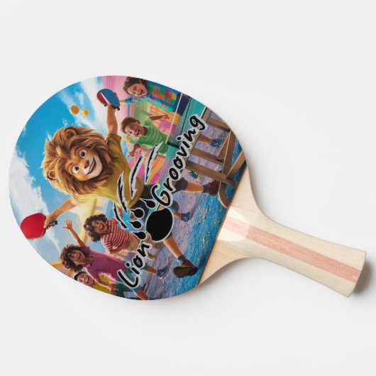 Lion Boy Play Tafeltennisbatje (Zijkant)