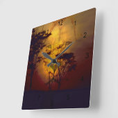 Lion die over zonneschijn kijkt vierkante klok (Hoek)