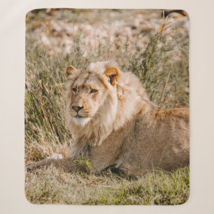 LION IN DE GRAS SHERPA DEKEN