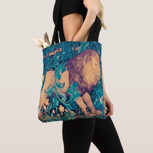 Lion in The Forest, William Morris Tote Bag (Dichtbij)