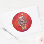 Lion Kerstmis op rood Ronde Sticker (Envelop)