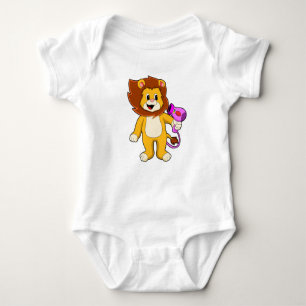 Lion met haardroger romper