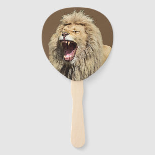 Lion met hoge spanning handwaaier