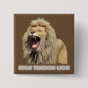 Lion met hoge spanning vierkante button 5,1 cm