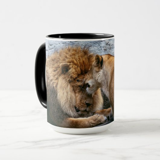 Lion Mok (Voorkant links)