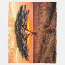 LION OP DE AFRIKAANSE PLAINS FLEECE DEKEN