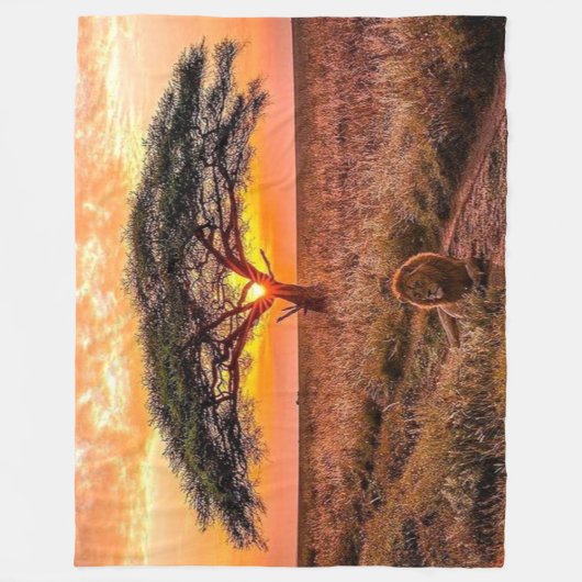 LION OP DE AFRIKAANSE PLAINS FLEECE DEKEN (Voorkant)