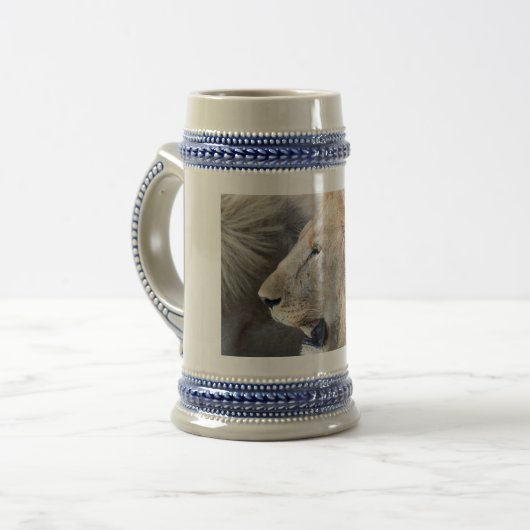 Lion Portrait Bierpul (Voorkant links)