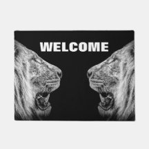 Lion-portretten op Black Welcome