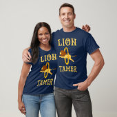  "Lion Tamer Event Circus"-staf naar de mening van T-shirt (Unisex)