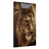 Lion tegen stormachtige hemel klembord (Rechts)