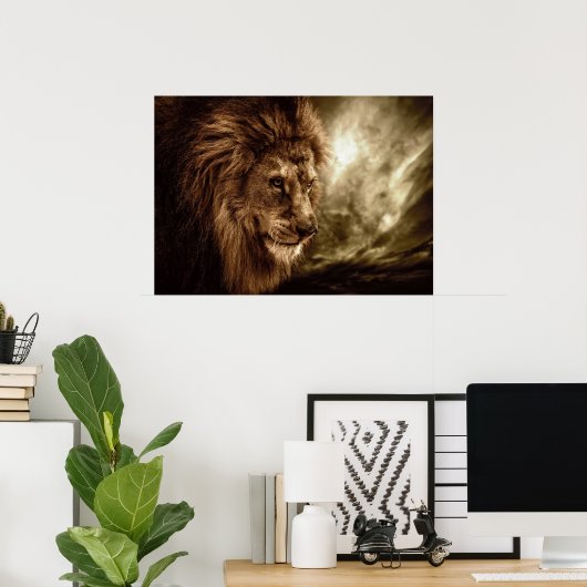 Lion tegen stormachtige hemel poster (Thuiskantoor)