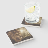 Lion tegen stormachtige hemel stenen onderzetter (Zijkant)